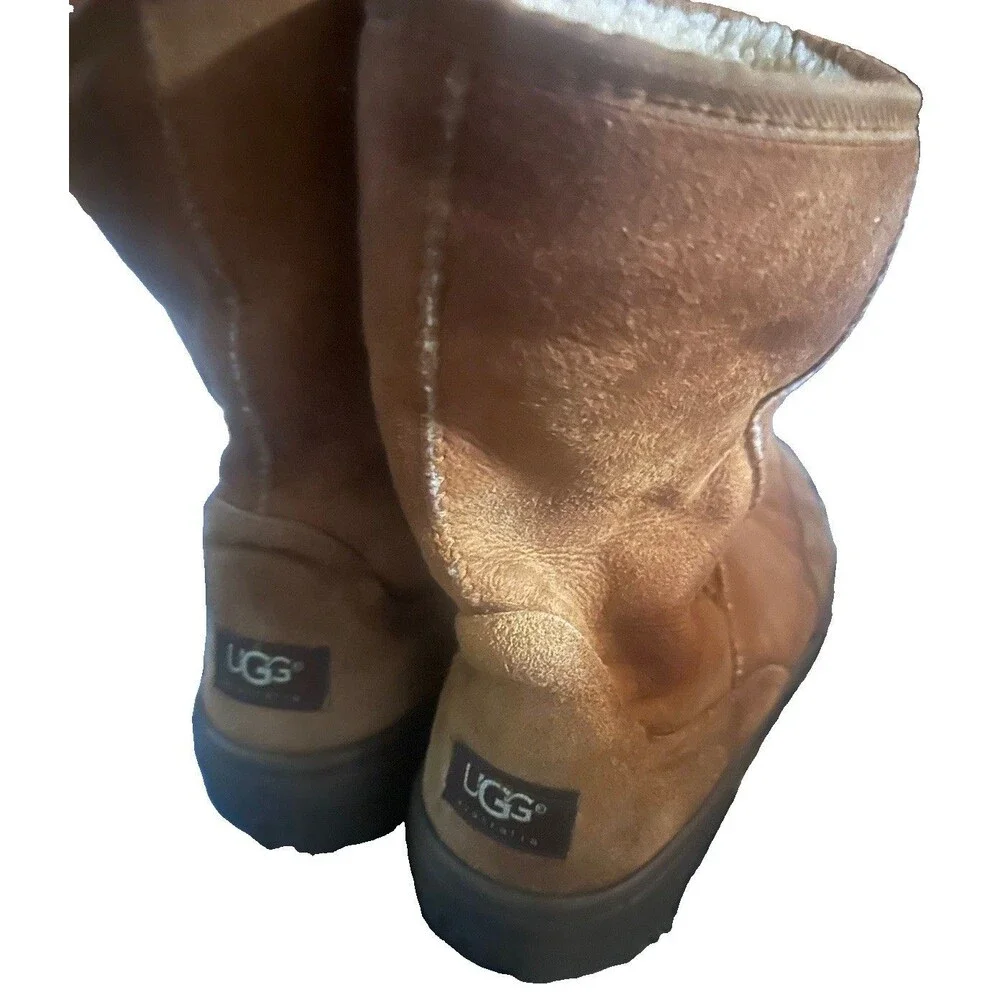 UGG Classic Short II Chestnut Suede Sheepskin Boots Women’s Size 11 Treadlite